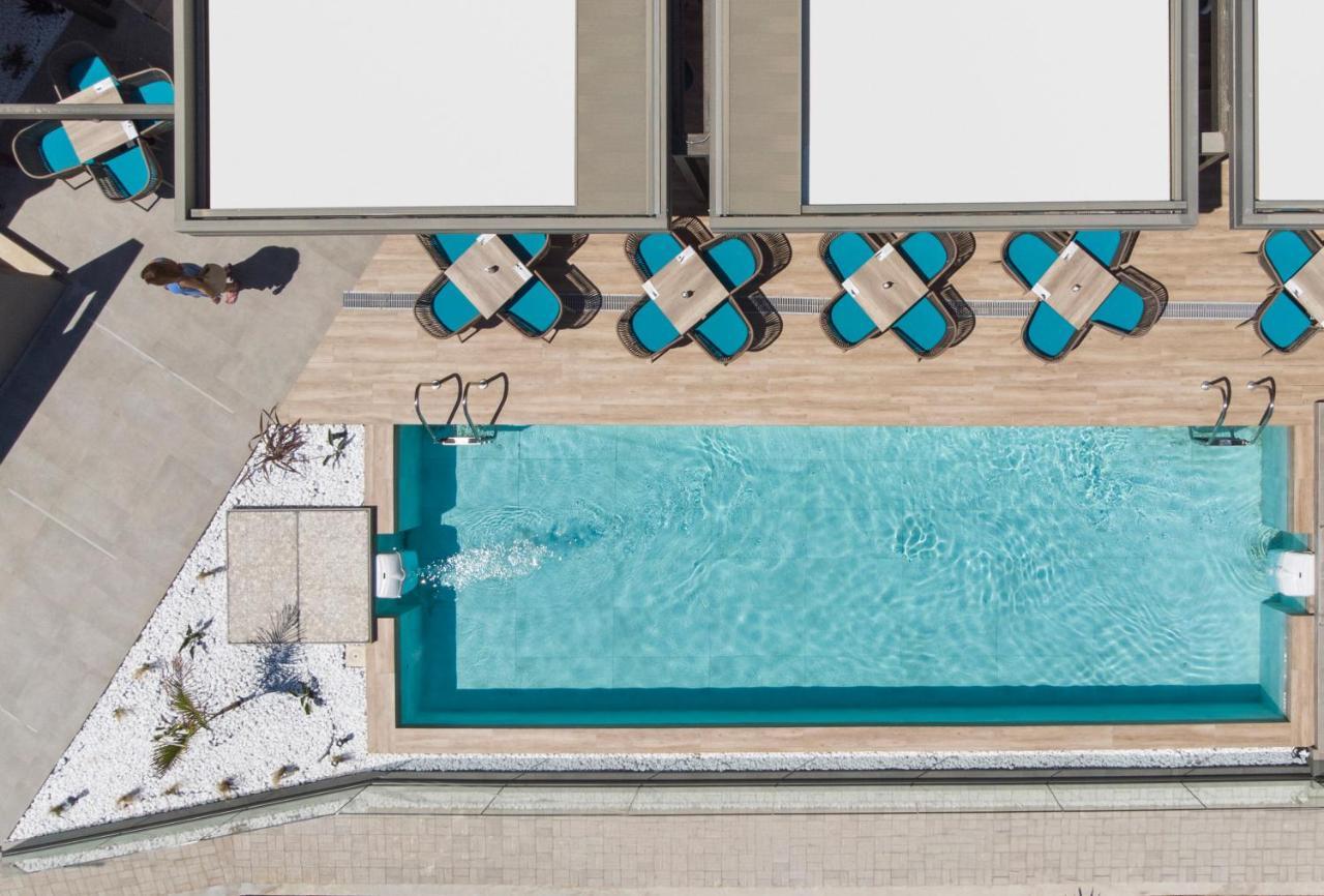Mare Blue Suites เยโอริยิอูโปลิส ภายนอก รูปภาพ